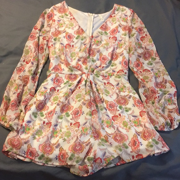 Sage Pants - Adorable Floral Romper 🌹🌷